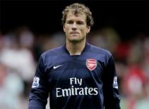 Jens Lehmann đáp lại lời "cầu cứu" của HLV Wenger
