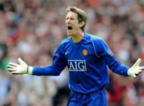 Van der Sar “choáng” trước cách dụng binh của Sir Alex