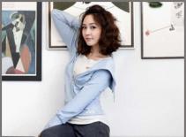 Sung Yu Ri khoe thời trang ở nhà sành điệu