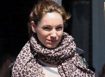 Kelly Brook công bố mang bầu con gái 