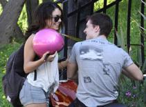 Vanessa Hudgens tung tăng với hotboy mới