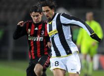 Milan "săn" hậu vệ của Barca