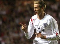 Crouch như trên đỉnh thế giới vì hạnh phúc