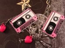 Khuyên tai cực 'choáng'