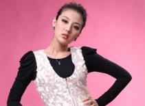 Mặc váy đẹp với vòng ba khiêm tốn 