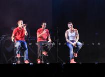 Cận cảnh đêm diễn gây "sốt" của Backstreet Boys