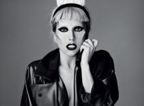 Gaga gọi chủ nhân ca khúc “siêu ngớ ngẩn” là thiên tài