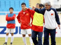 HLV tuyển QG: Lương 10.000 USD/tháng, đắt hay rẻ?