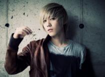 Lee Hong Ki làm trọng tài đô vật nữ