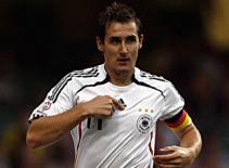 Klose tiến sát kỷ lục ghi bàn của huyền thoại G.Muller