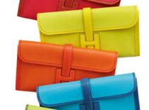 Phong cách sắc màu cho phụ kiện xuân hè năm nay