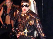 Lady Gaga "lặng lẽ" tổ chức sinh nhật tuổi 25