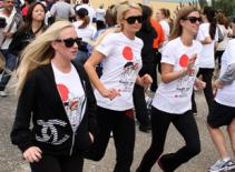 Sao Hollywood ra đường chạy bộ vì Nhật Bản!