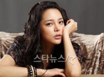 Cựu hoa hậu Park Si Yeon bị bắt gặp đi với đại gia