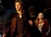 "Cô bé quàng khăn đỏ" 18+ tung ảnh lãng mạn