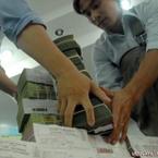 Đề nghị cách chức giám đốc ngân hàng huy động vượt trần lãi suất