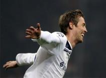 Peter Crouch – đòn hiểm cho Milan