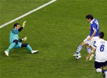 Raul Gonzalez ghi bàn thắng thứ 73: Mãi mãi một tình yêu Raul