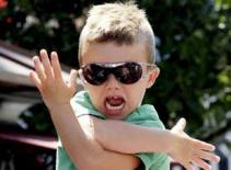 Ngắm những phút "không thể nhịn cười" của sao nhí Hollywood