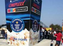 Hộp bắp rang bơ "khủng" nhất thế giới