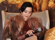 Những phút "hớ hênh, lộ hàng" của sao Hoa ngữ