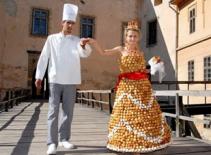 Series những chiếc váy siêu... kỳ dị