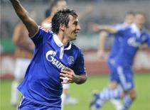 Raul ghi bàn và Rangnick ra mắt thành công