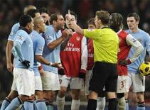 Nghiêm trị chuyện lăng mạ trọng tài