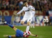 Chuyển động Real Madrid: Oezil thay Benzema?