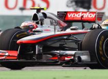 Jenson Button “tuyên chiến” với đồng đội Hamilton