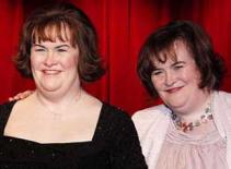 Susan Boyle phấn khích bên tượng sáp chính mình