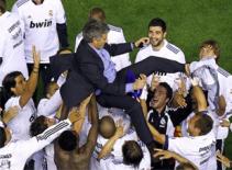 Mourinho dành ngôi vô địch đến người hâm mộ Real