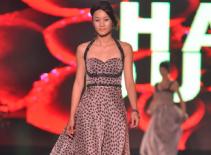 Tuần lễ thời trang Thu đông VN 2011: Sáng tạo và ngẫu hứng 