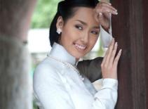 Ba hoa hậu sẽ "yêu trong ánh sáng"