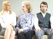 Dung hòa "quan hệ tay ba"