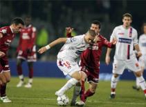 Lorient – Lille: Khi Sow và Gameiro "giáp lá cà"