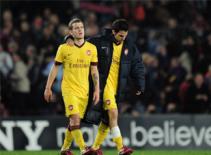 Fabregas và Wilshere không được phép ra đi