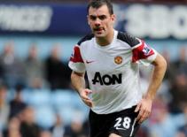 Darron Gibson bị fan M.U chửi rủa là "đồ ngu"
