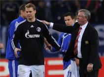 Sir Alex ca ngợi thủ thành đối phương