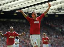 Đàm phán hợp đồng đổ vỡ, Berbatov rời Old Trafford?