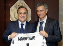 Vén màn hậu trưởng Bernabeu: Mou suýt bị Real sa thải