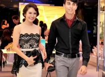 Thanh Thúy xinh đẹp cùng bạn nhảy đi dự tiệc