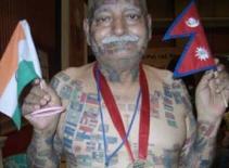 Xăm hình 305 lá cờ lên cơ thể