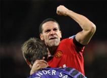 Van der Sar và Rio trở lại trong đại chiến với Chelsea