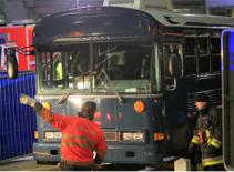 CĐV chặn xe bus tấn công vì đội bóng đá quá kém