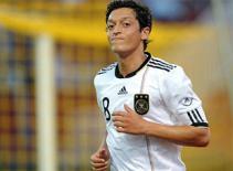 Oezil & Real: Như cá gặp nước