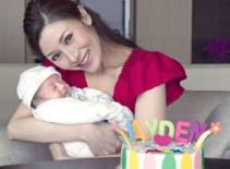 Lý Gia Hân khoe ảnh con trai đáng yêu