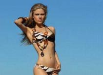 Tân hoa hậu Hoàn vũ Ecuador khoe hình thể “vàng”