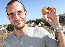 Những quả trứng gà "quái dị" nhất quả đất