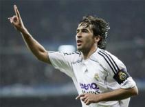 Vũ khí của Schalke: Anh chơi bóng vì cái gì nữa, Raul?